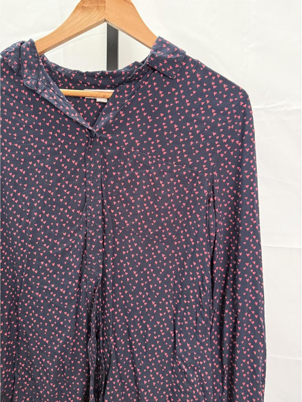beachlunchlounge Women's Navy Blue Long Sleeve Blouse with Red Heart Pattern M - Picture 3 of 6